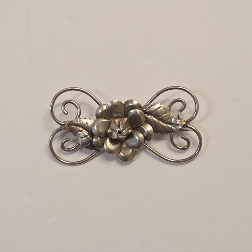 Vintage Sterling Silver Floral Wire Brooch